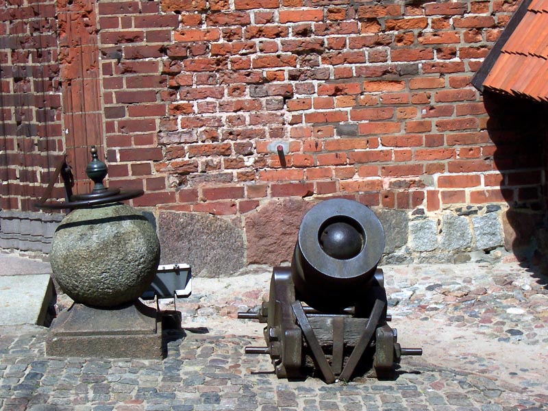 A mortar and a stone cannonball